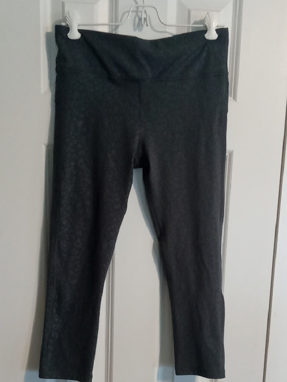 Marika Light Dark Grey Animal Print Active Cropped Leggings
